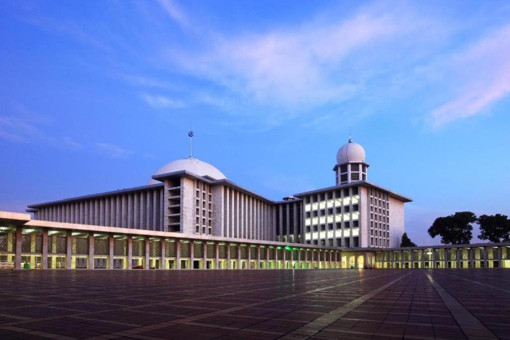 Grand Cempaka Business Hotel Yakarta Exterior foto