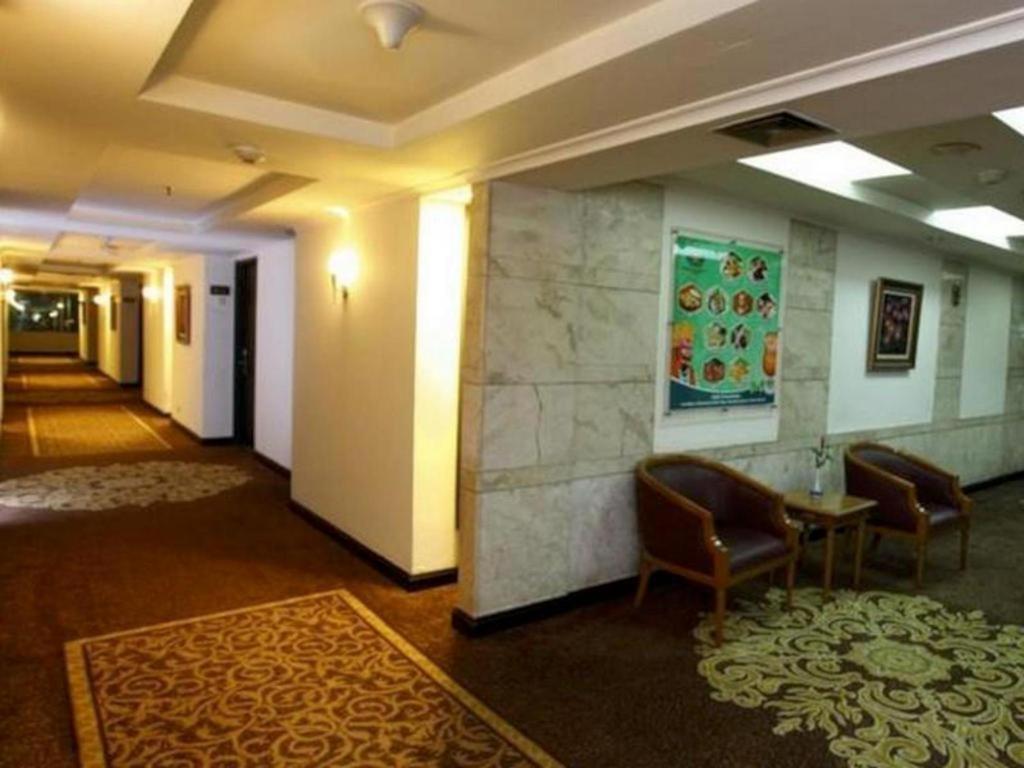 Grand Cempaka Business Hotel Yakarta Exterior foto